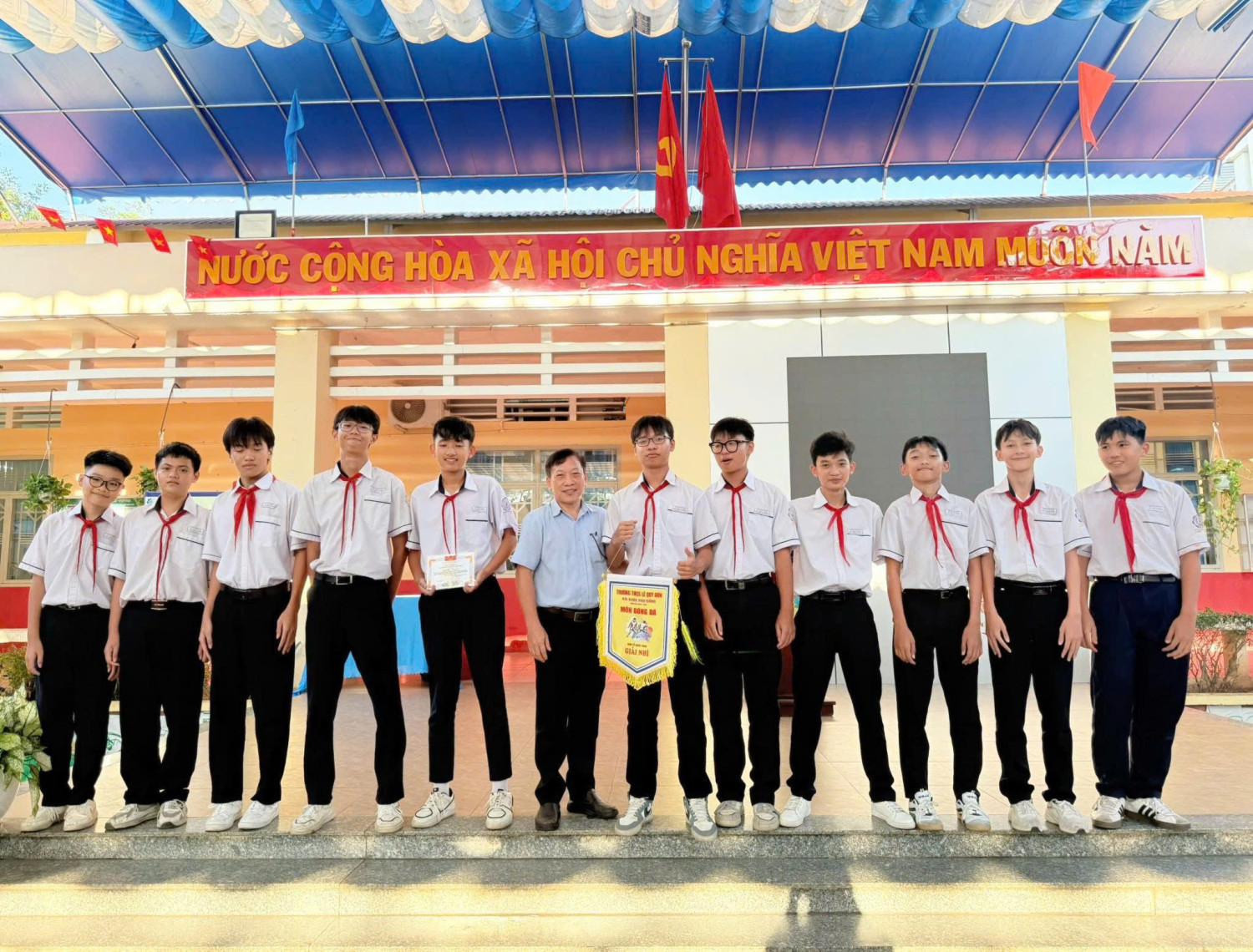 z7700621584864 6a2654fd06f4c121ab2249395e9048a8