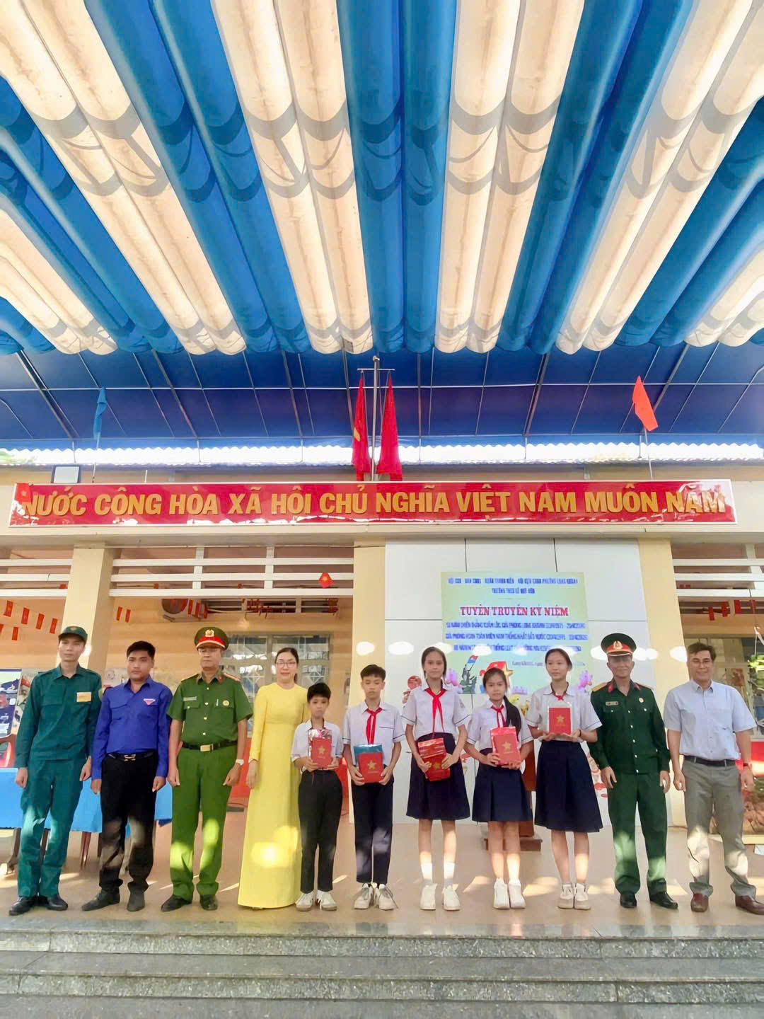 HOẠT ĐỘNG TUYÊN TRUYỀN KỶ NIỆM TRUYỀN THỐNG CÁCH MẠNG